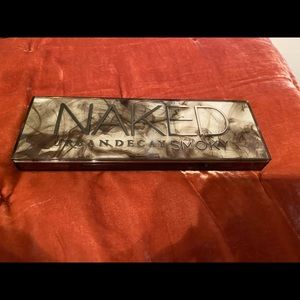 Urban Decay Naked Smoke Pallet